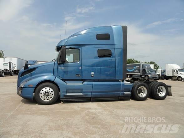 Volvo VNL64T760 وحدات الجر