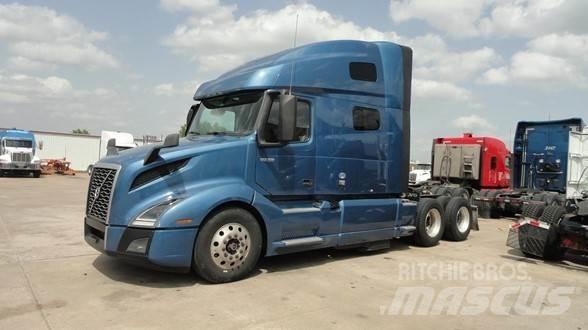 Volvo VNL64T760 وحدات الجر