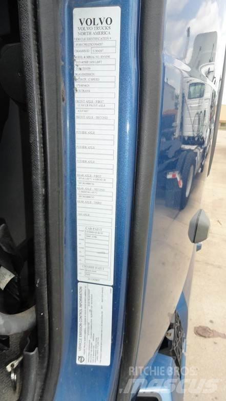 Volvo VNL64T760 وحدات الجر