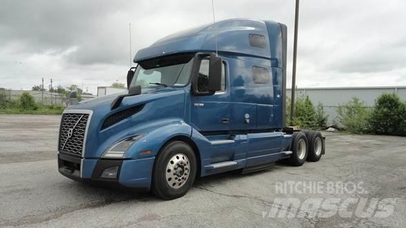 Volvo VNL64T760 وحدات الجر