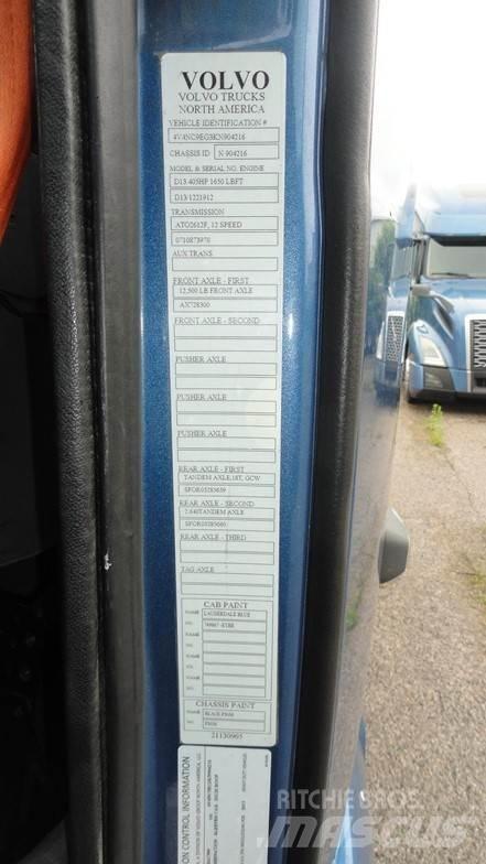 Volvo VNL64T760 وحدات الجر