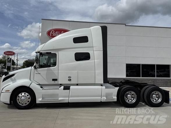 Volvo VNL64T860 وحدات الجر