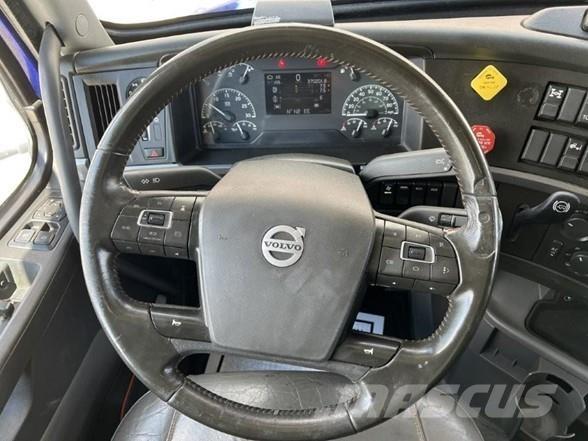 Volvo VNL64T860 وحدات الجر