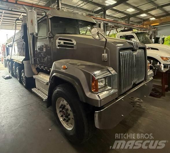 Western Star 4700 شاحنات قلابة