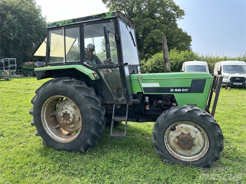 Deutz farr الجرارات