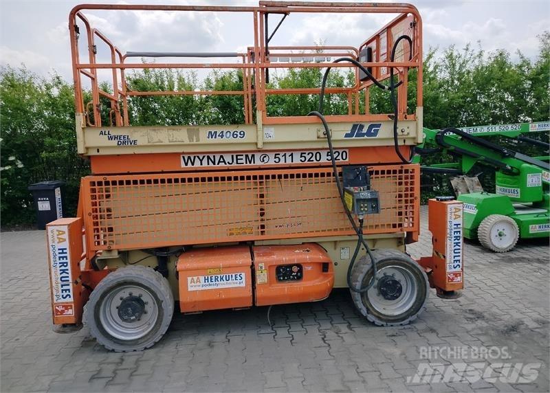 JLG 4069 رافعات مقصية الشكل