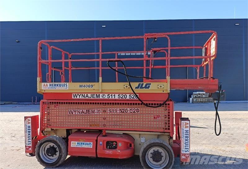 JLG 4069 رافعات مقصية الشكل