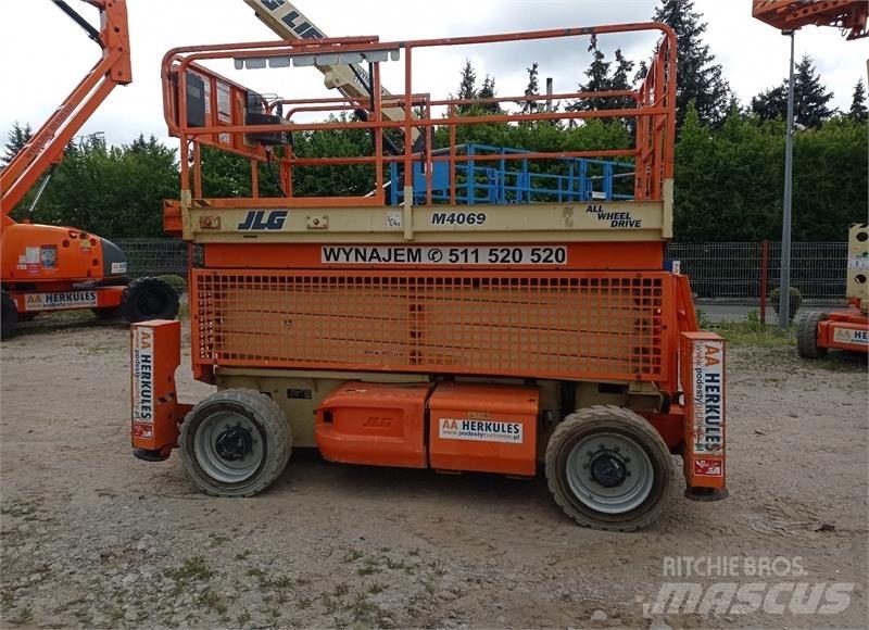 JLG 4069 رافعات مقصية الشكل