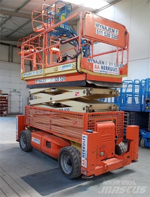 JLG 4069 رافعات مقصية الشكل