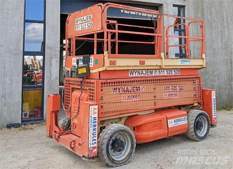 JLG 4069 رافعات مقصية الشكل