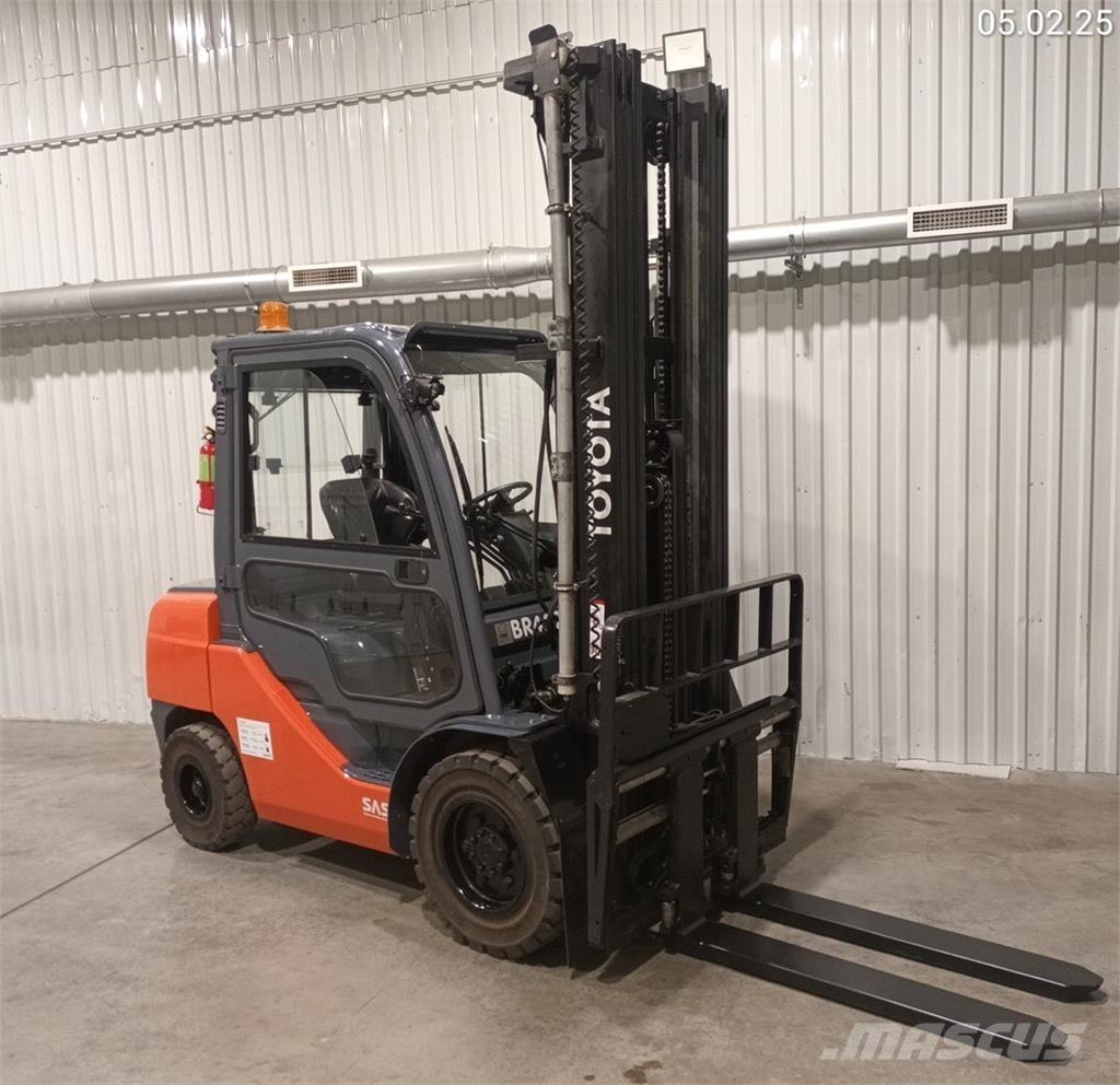 Toyota 02-8FDF30 شاحنات الديزل