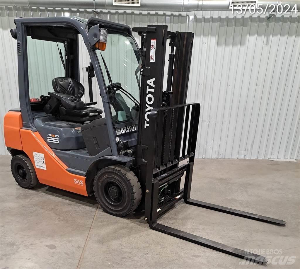 Toyota 52-8FDF25 شاحنات الديزل
