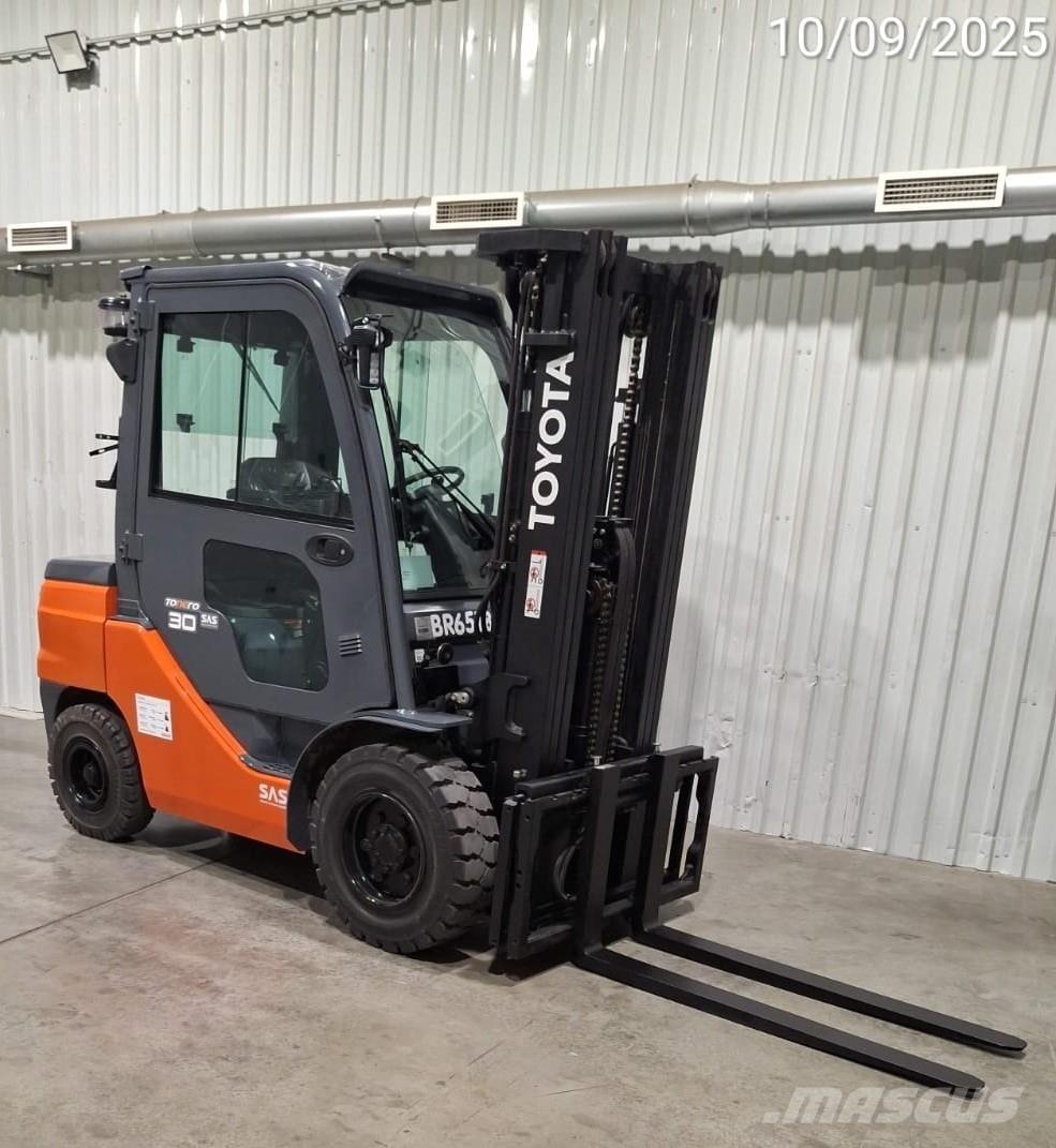 Toyota 52-8FDF30 شاحنات الديزل