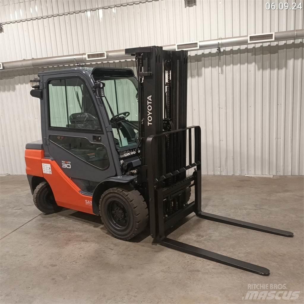 Toyota 52-8FDF30 شاحنات الديزل