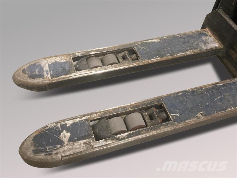 BT SWE120L معدات التكديس الجوالة