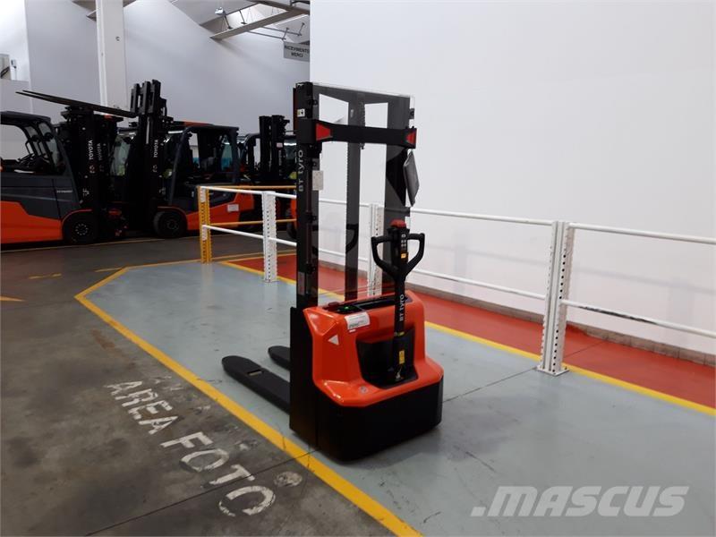 BT SHE100 شاحنات مناولة ذات منصة نقالة يدوية