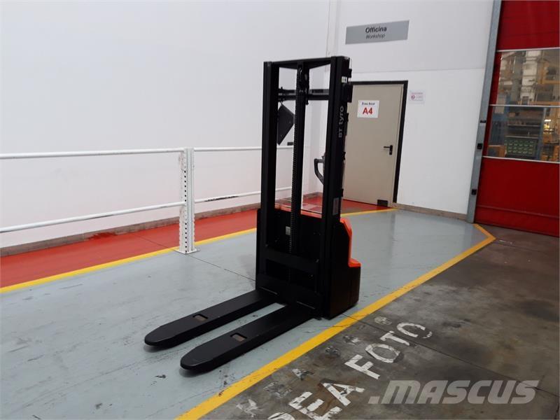 BT SHE100 شاحنات مناولة ذات منصة نقالة يدوية