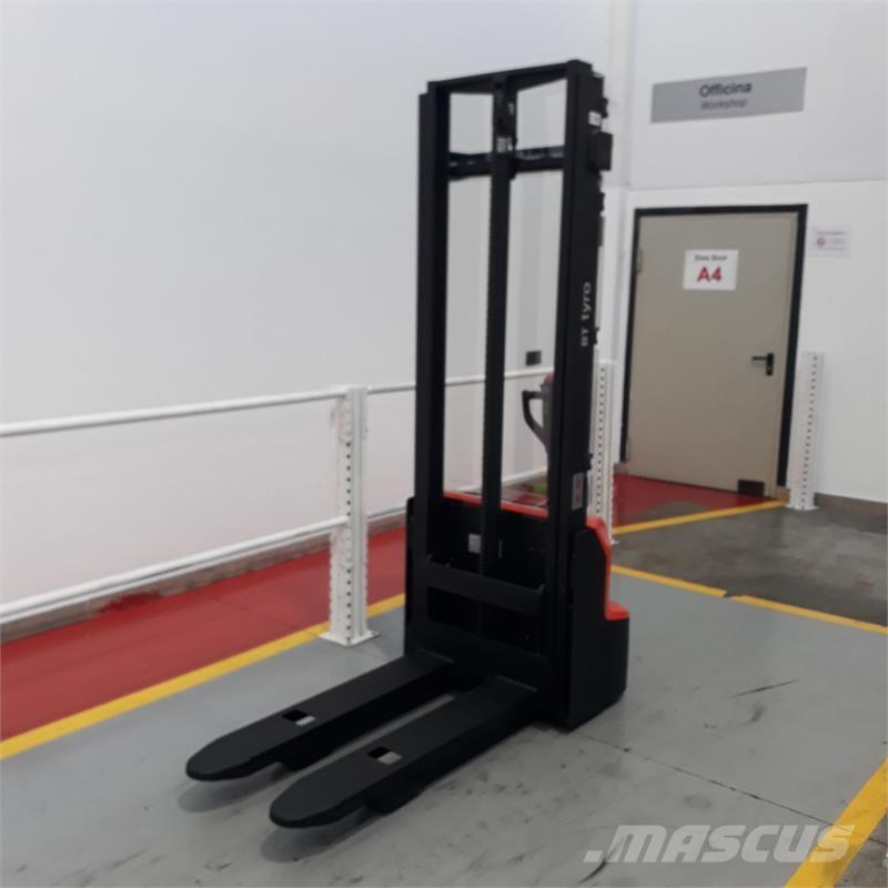 BT SHE100 شاحنات مناولة ذات منصة نقالة يدوية