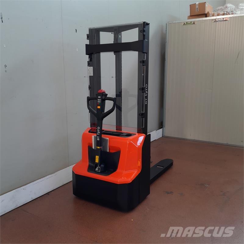 BT SHE100 شاحنات مناولة ذات منصة نقالة يدوية