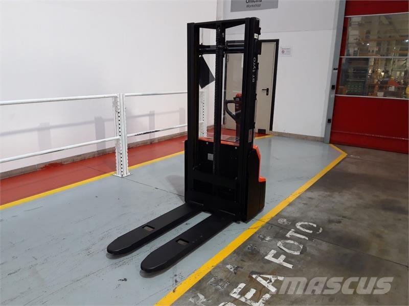 BT SHE100 شاحنات مناولة ذات منصة نقالة يدوية