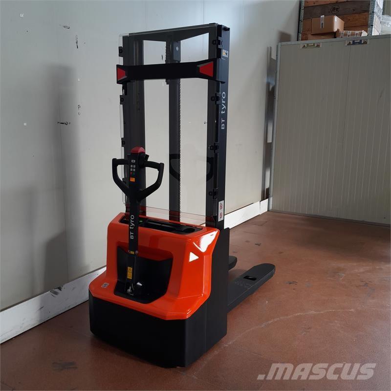 BT SHE100 شاحنات مناولة ذات منصة نقالة يدوية