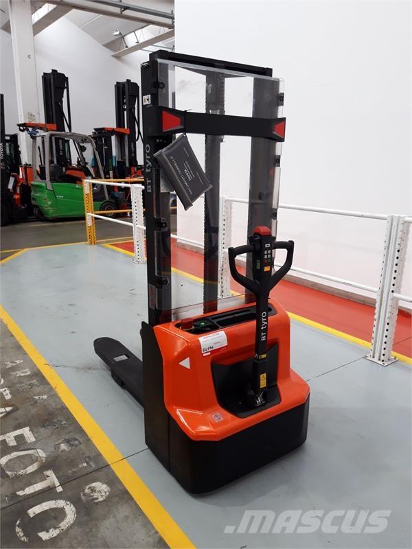 BT SHE100 شاحنات مناولة ذات منصة نقالة يدوية