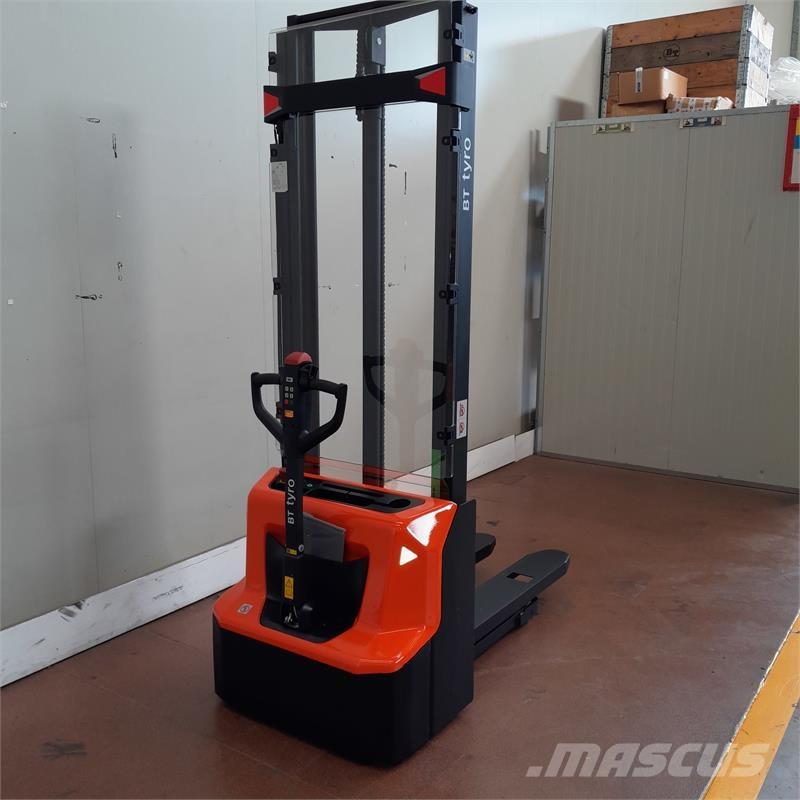 BT SHE100 شاحنات مناولة ذات منصة نقالة يدوية