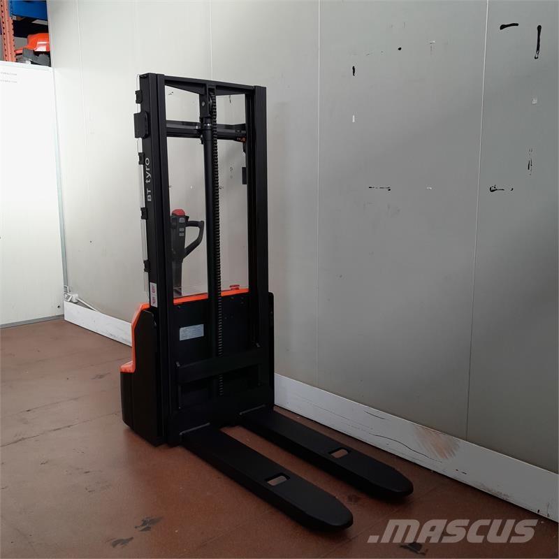 BT SHE100 شاحنات مناولة ذات منصة نقالة يدوية