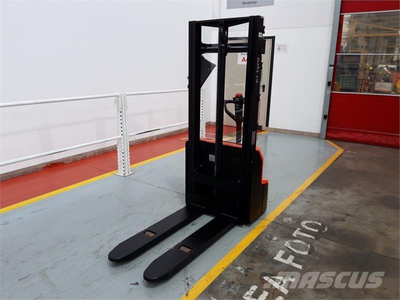 BT SHE100 شاحنات مناولة ذات منصة نقالة يدوية