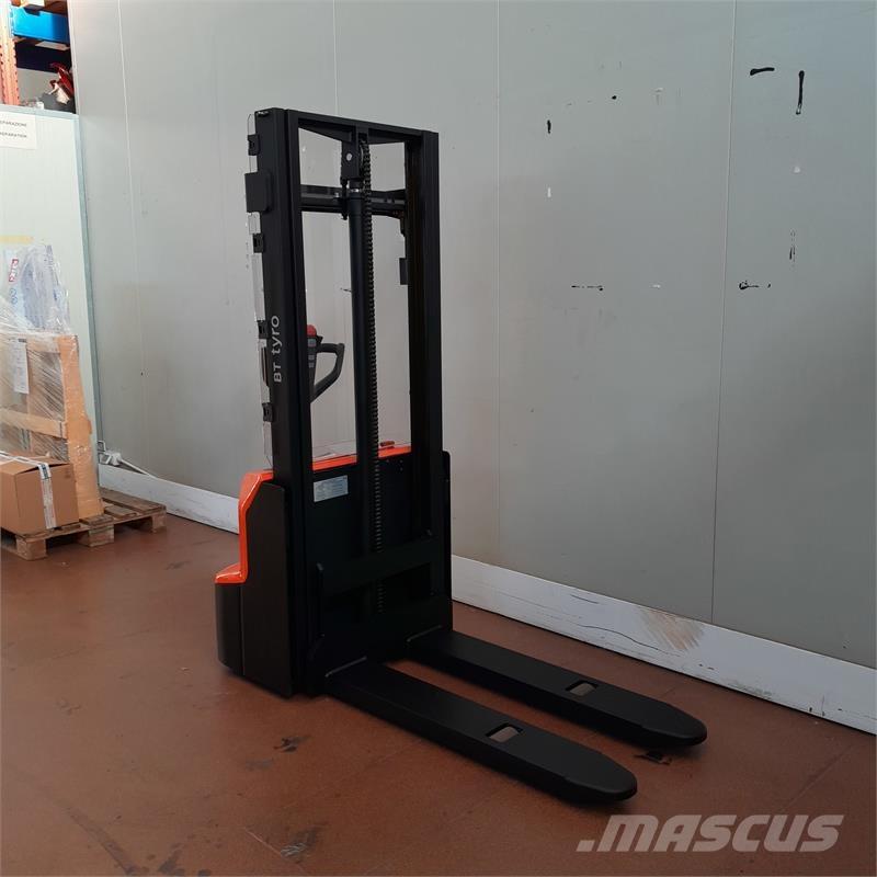 BT SHE100 شاحنات مناولة ذات منصة نقالة يدوية