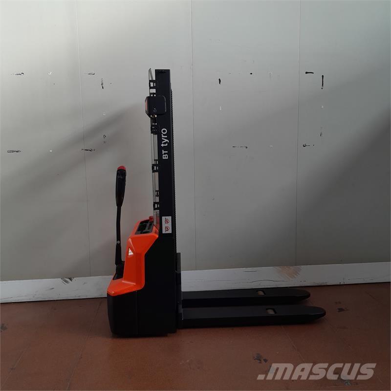 BT SHE100 شاحنات مناولة ذات منصة نقالة يدوية