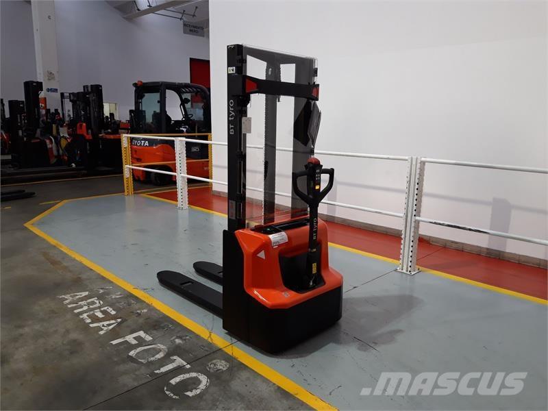 BT SHE100 شاحنات مناولة ذات منصة نقالة يدوية