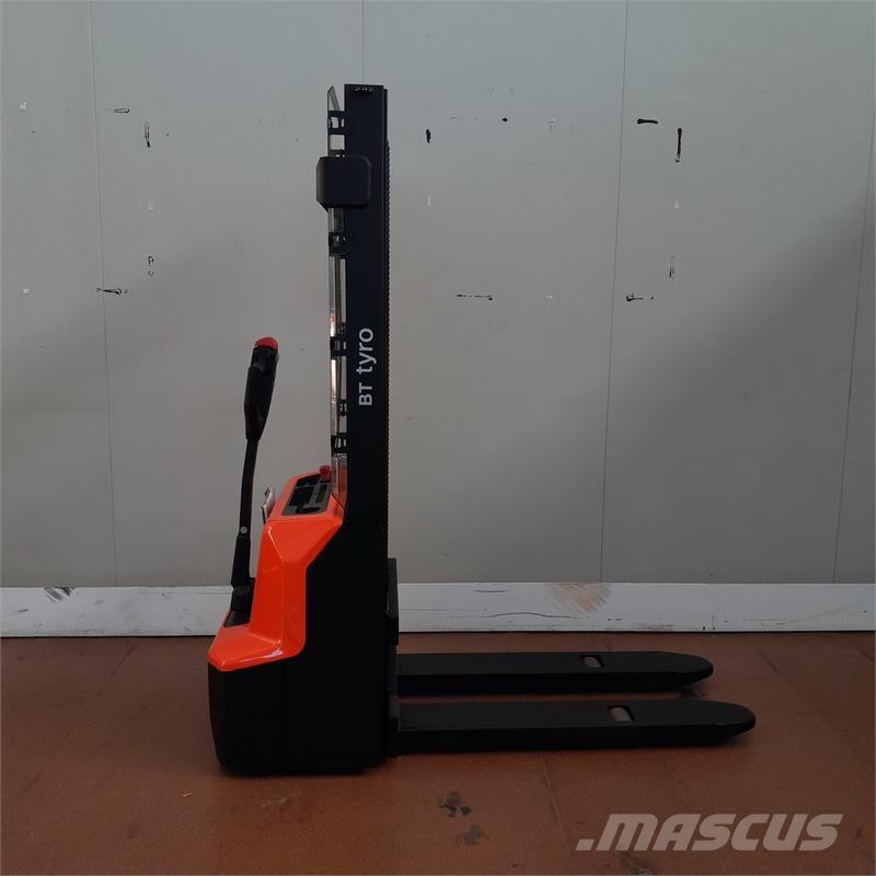 BT SHE100 شاحنات مناولة ذات منصة نقالة يدوية