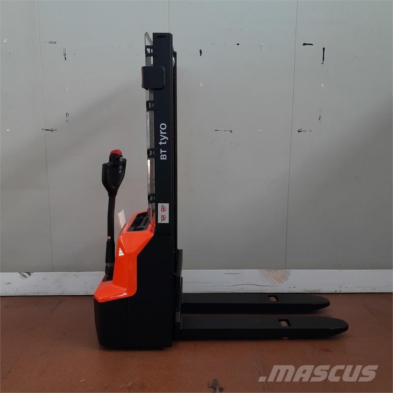 BT SHE100 شاحنات مناولة ذات منصة نقالة يدوية