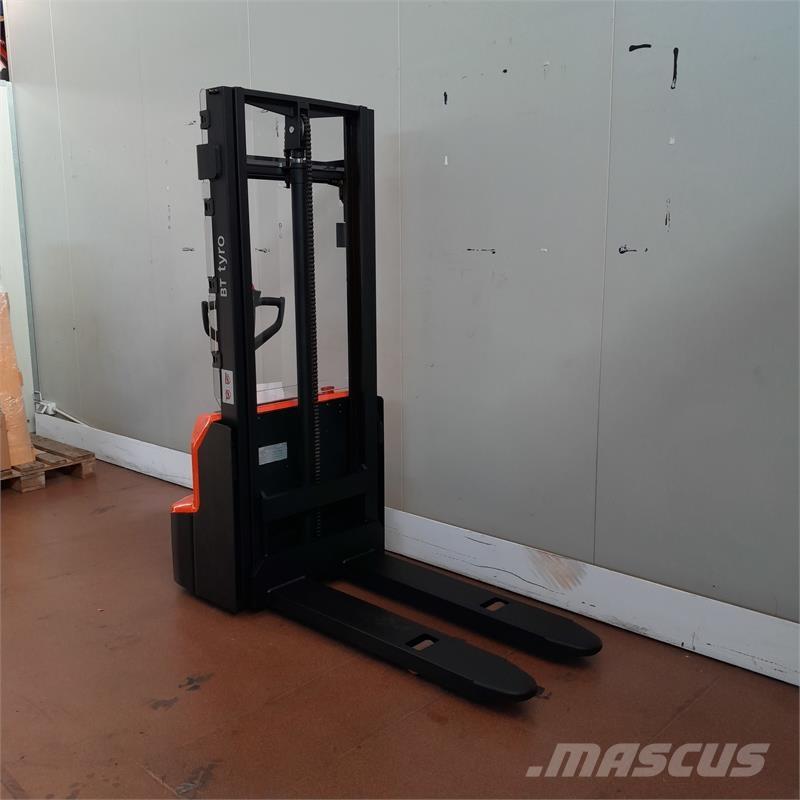 BT SHE100 شاحنات مناولة ذات منصة نقالة يدوية