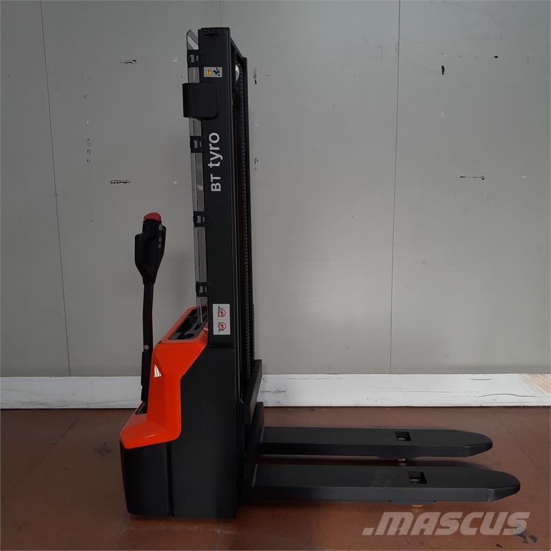 BT SHE100 شاحنات مناولة ذات منصة نقالة يدوية