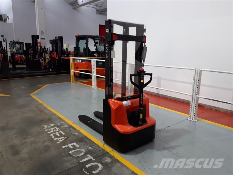 BT SHE100 شاحنات مناولة ذات منصة نقالة يدوية