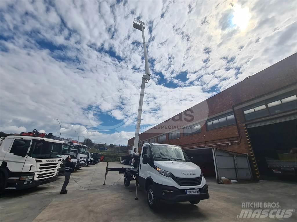 Cela DT Truck 28 FE المنصات الهوائية المثبتة على شاحنة