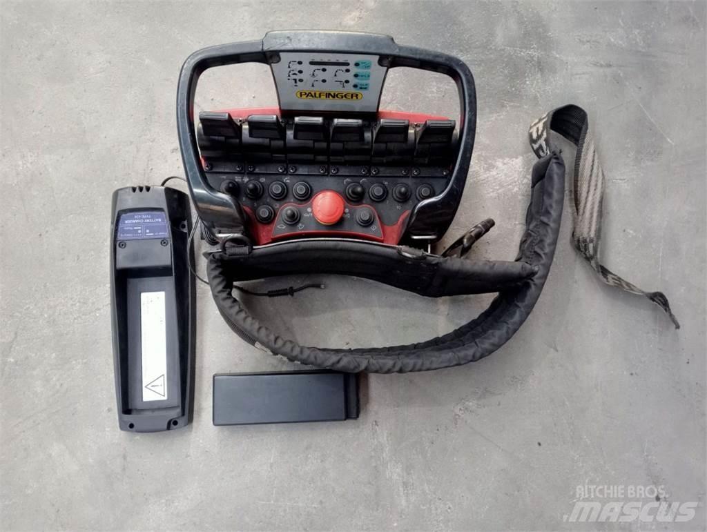 Palfinger PK 23002 رافعات تحميل