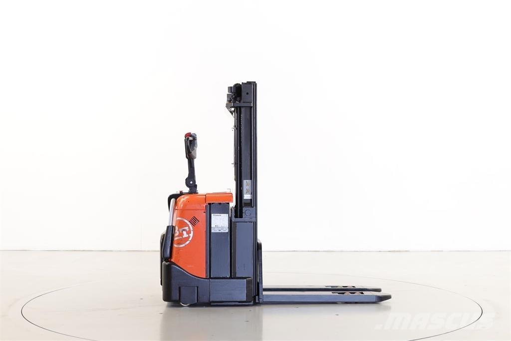 BT SPE125 معدات التكديس الجوالة