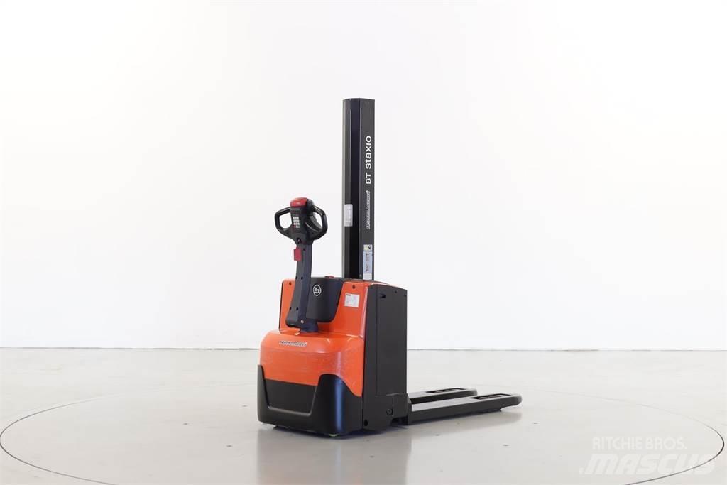 BT SWE-080-L معدات التكديس الجوالة