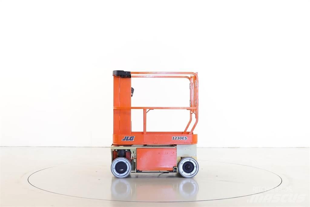 JLG 1230ES رافعات السارية الرأسية