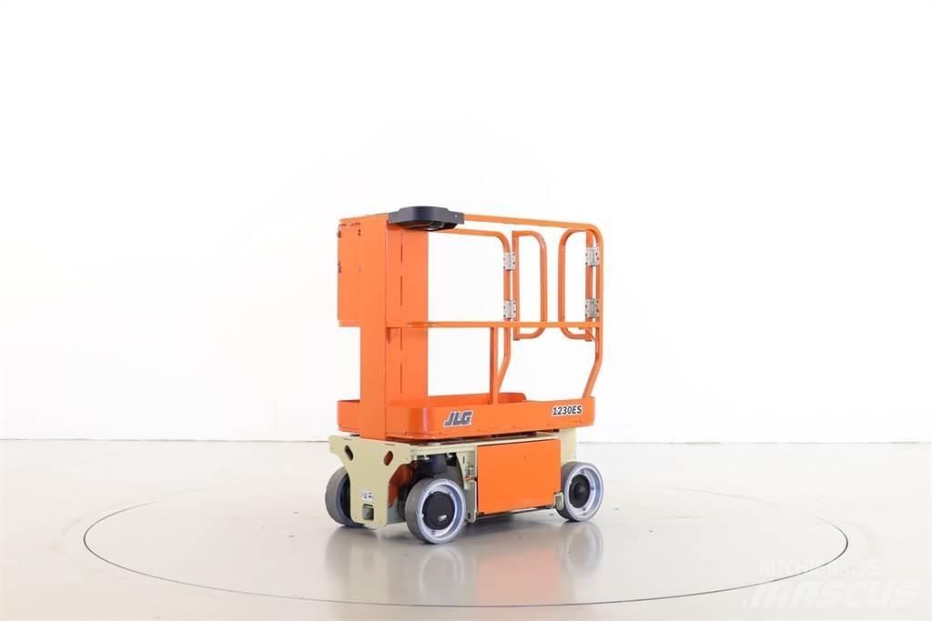JLG 1230ES رافعات السارية الرأسية