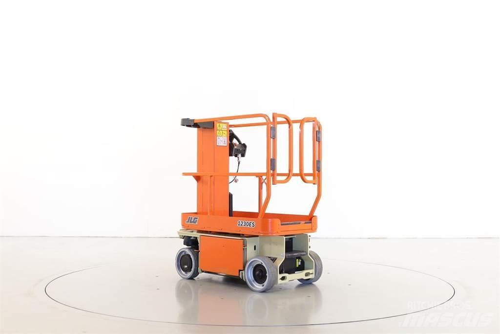 JLG 1230ES رافعات السارية الرأسية