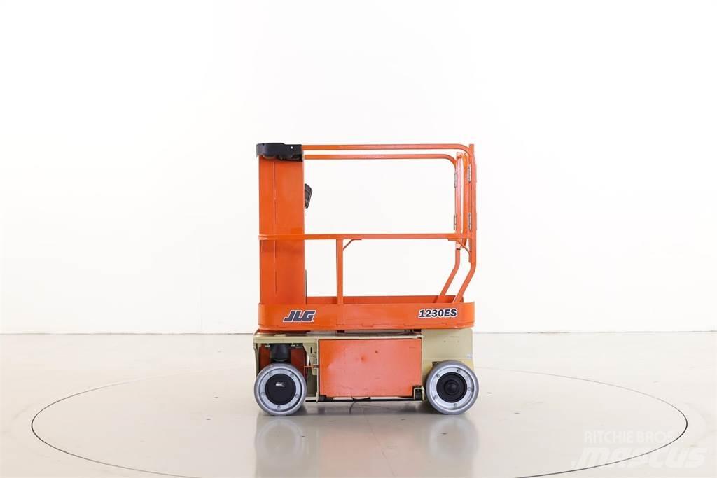 JLG 1230ES رافعات السارية الرأسية