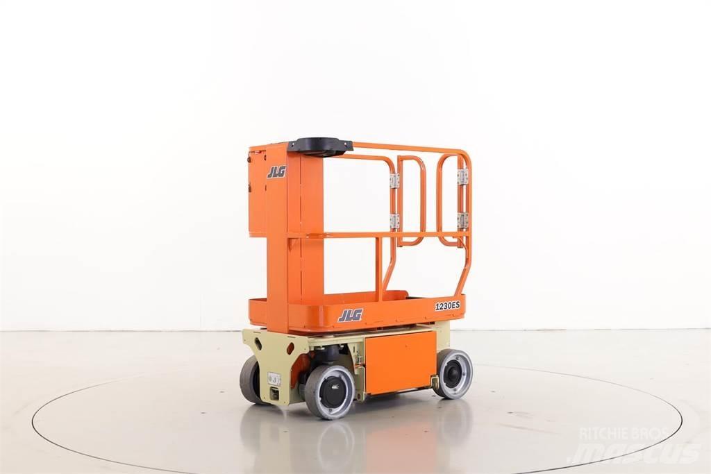 JLG 1230ES رافعات السارية الرأسية