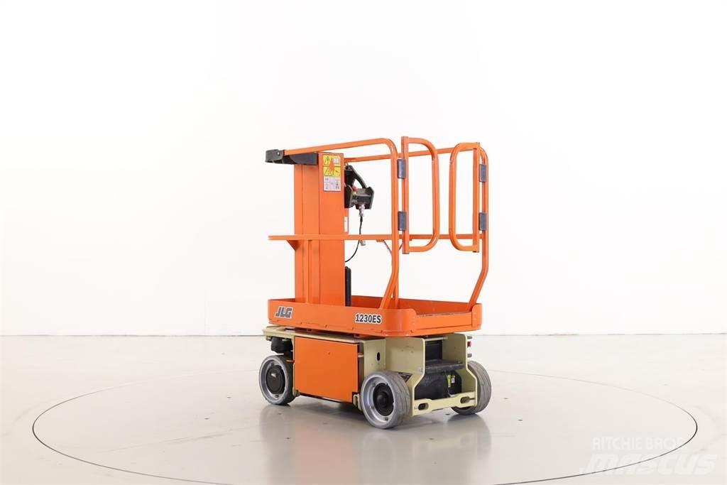 JLG 1230ES رافعات السارية الرأسية