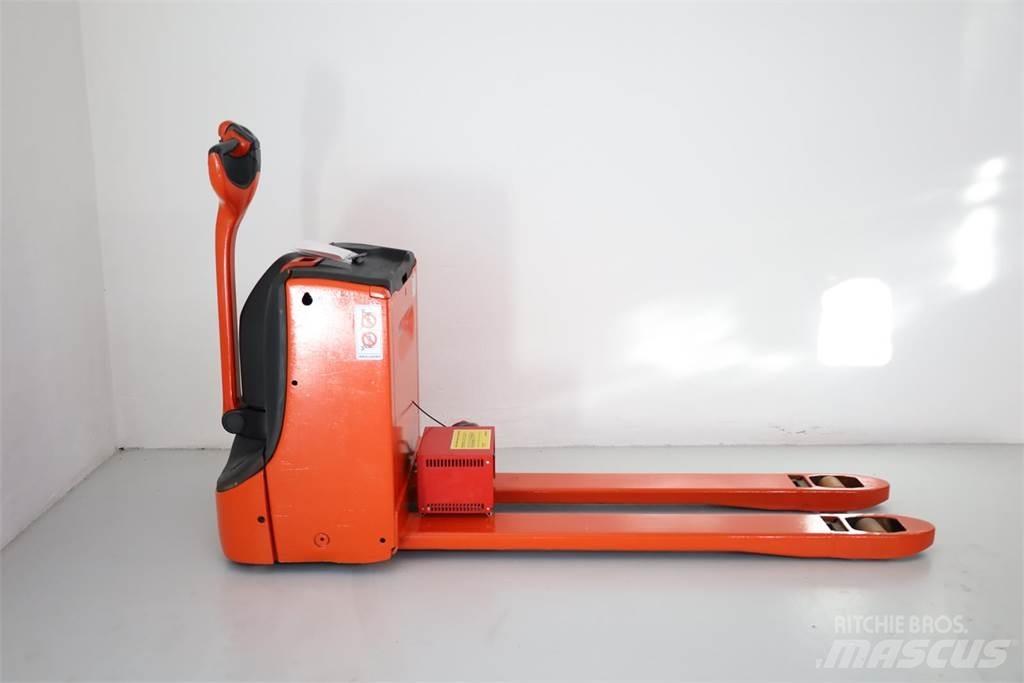 Linde T-18 معدات الرفع منخفض المستوى