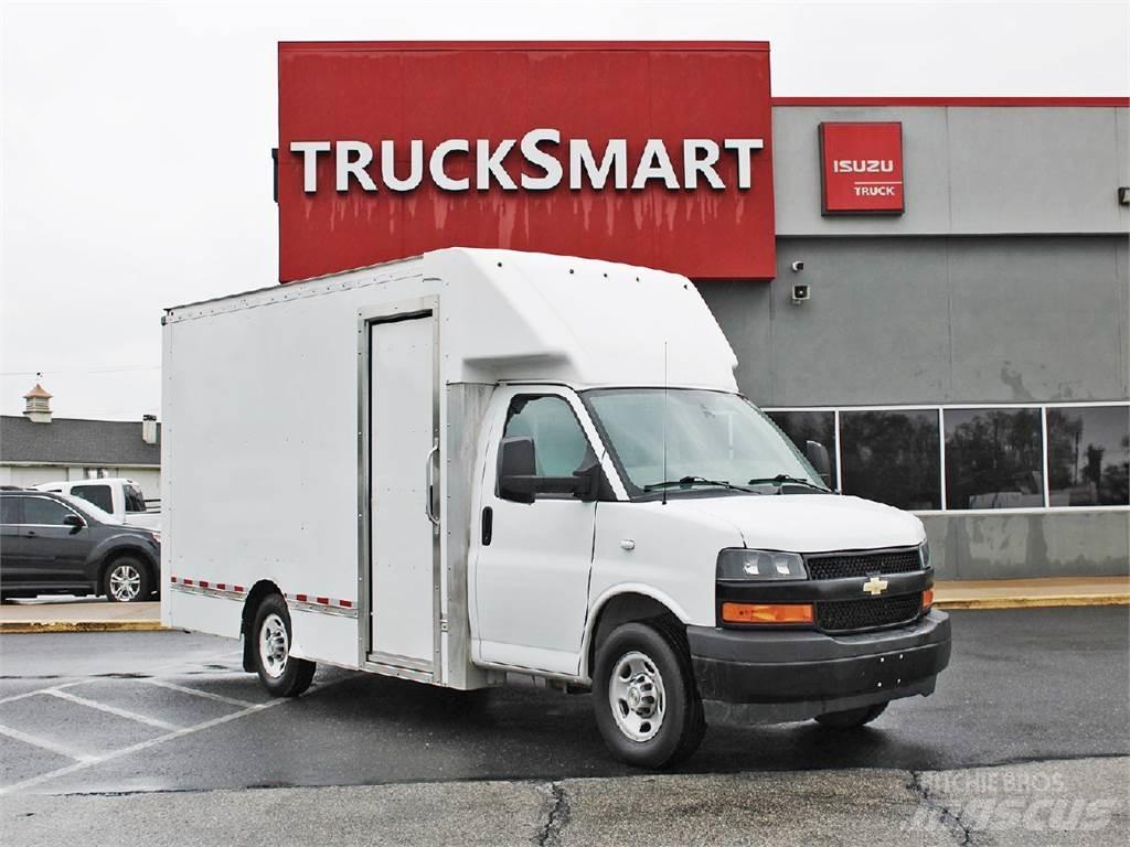 Chevrolet 3500 شاحنة مقفلة