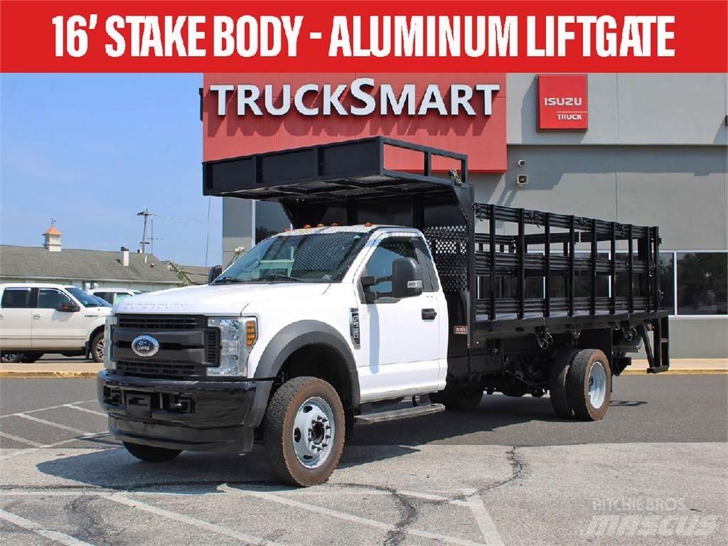 Ford F550 شاحنات مسطحة/مفصلية الجوانب